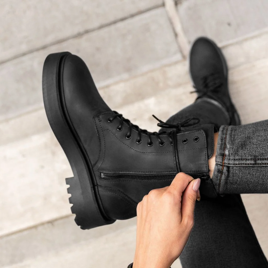 Quest | Black Matte 10 Quest | Black Matte