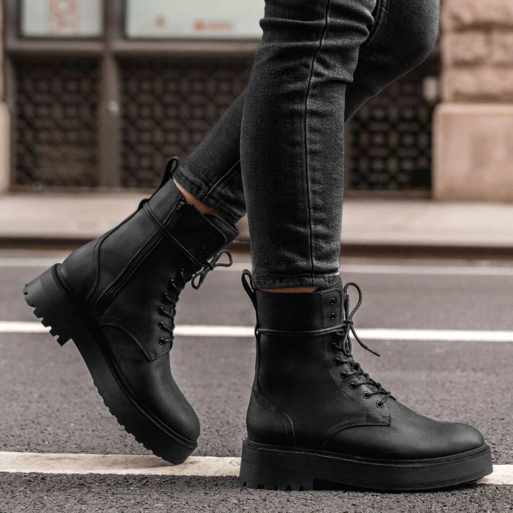 Quest | Black Matte 8 Quest | Black Matte