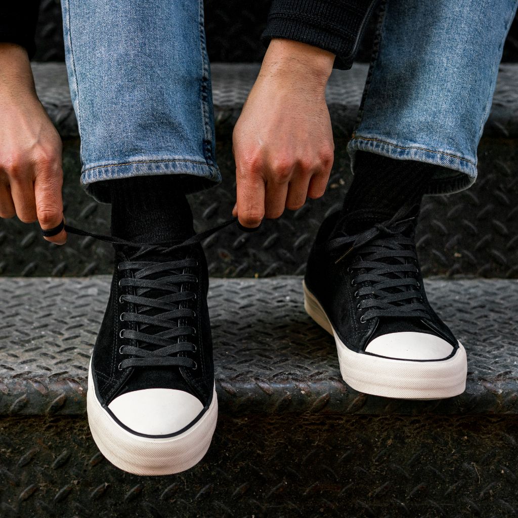 Retro Low Top | Black 7 Retro Low Top | Black