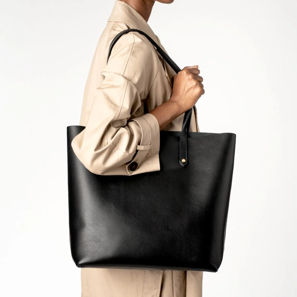 Everyday Tote | Black (L) (Gold) 6 Everyday Tote | Black (L) (Gold)