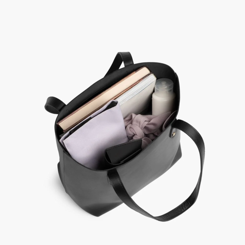 Everyday Tote | Black (M) (Gold) 3 Everyday Tote | Black (M) (Gold)