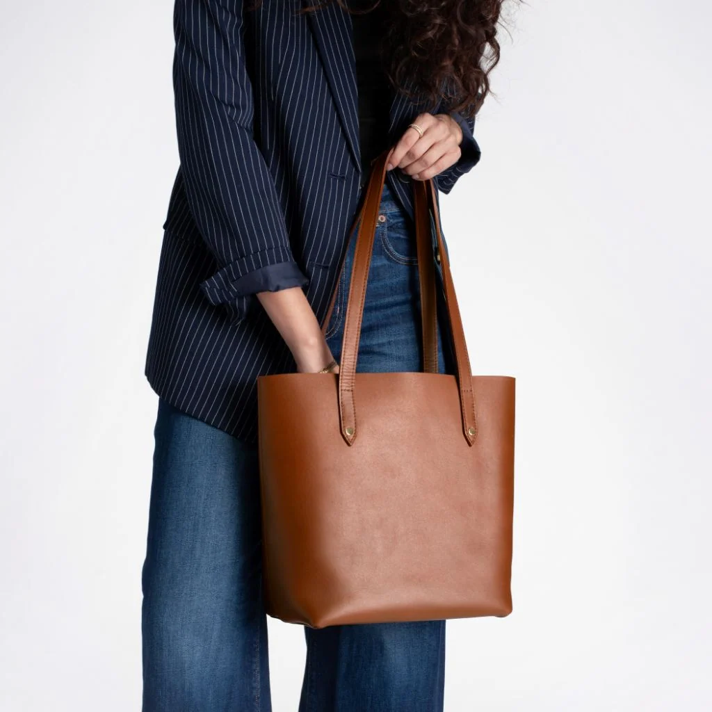 Everyday Tote | Cuero (M) (Gold) 7 Everyday Tote | Cuero (M) (Gold)