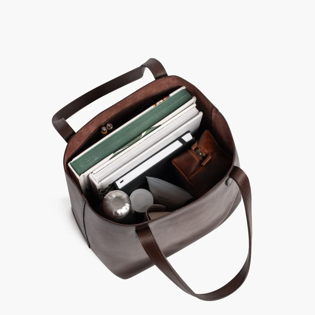 Everyday Tote | Old English (M) 3 Everyday Tote | Old English (M)