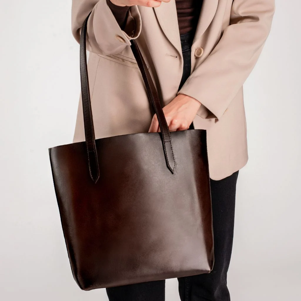 Everyday Tote | Old English (M) 6 Everyday Tote | Old English (M)