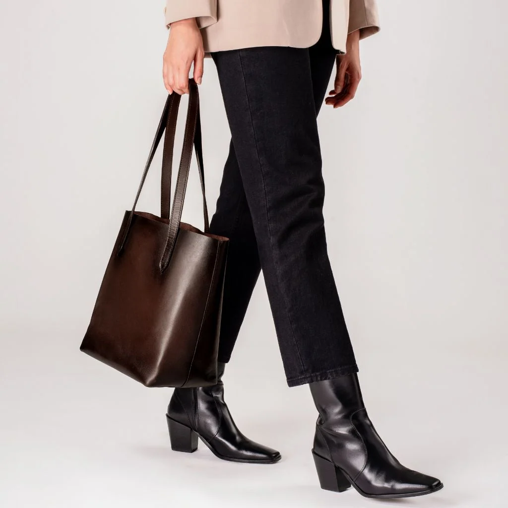 Everyday Tote | Old English (M) 7 Everyday Tote | Old English (M)