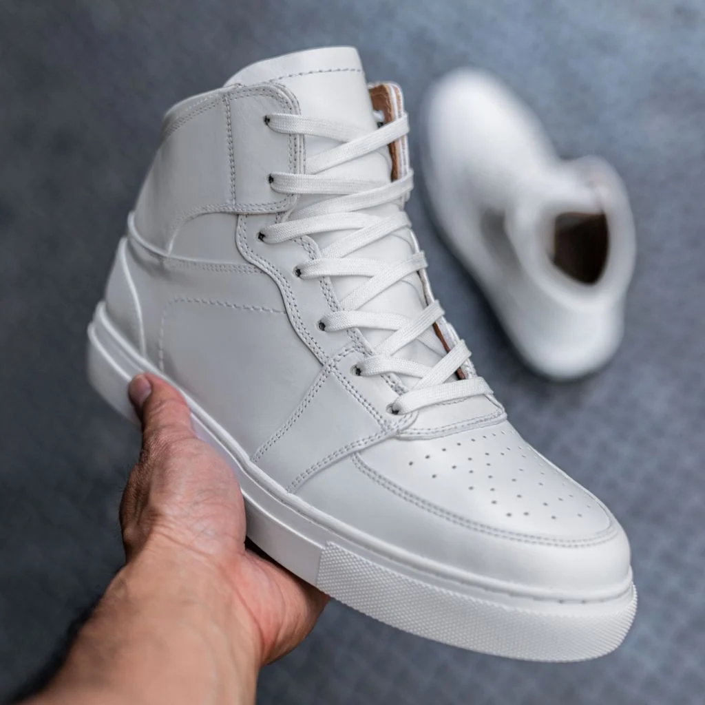 Showtime | White 8 Showtime | White