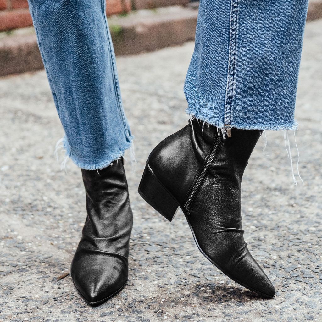 Bijou | Black 6 Bijou | Black