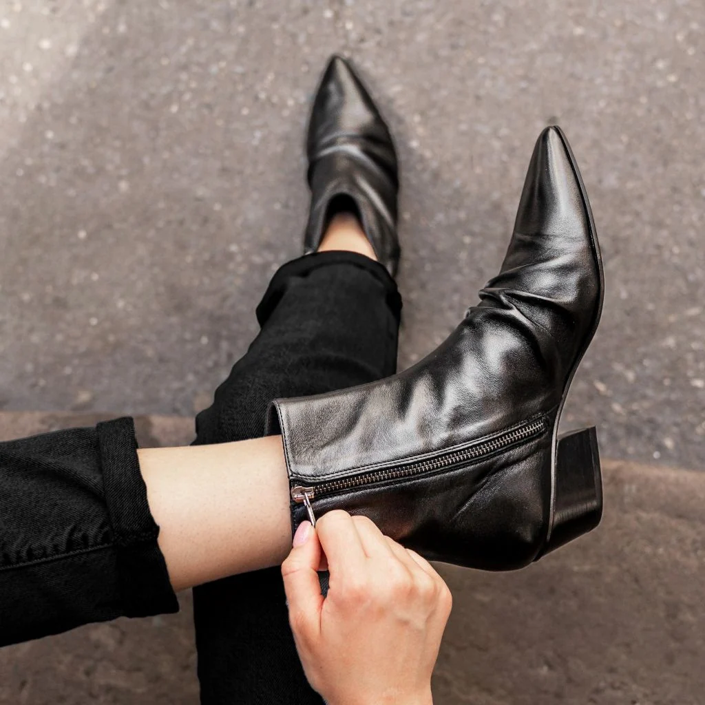 Bijou | Black 8 Bijou | Black
